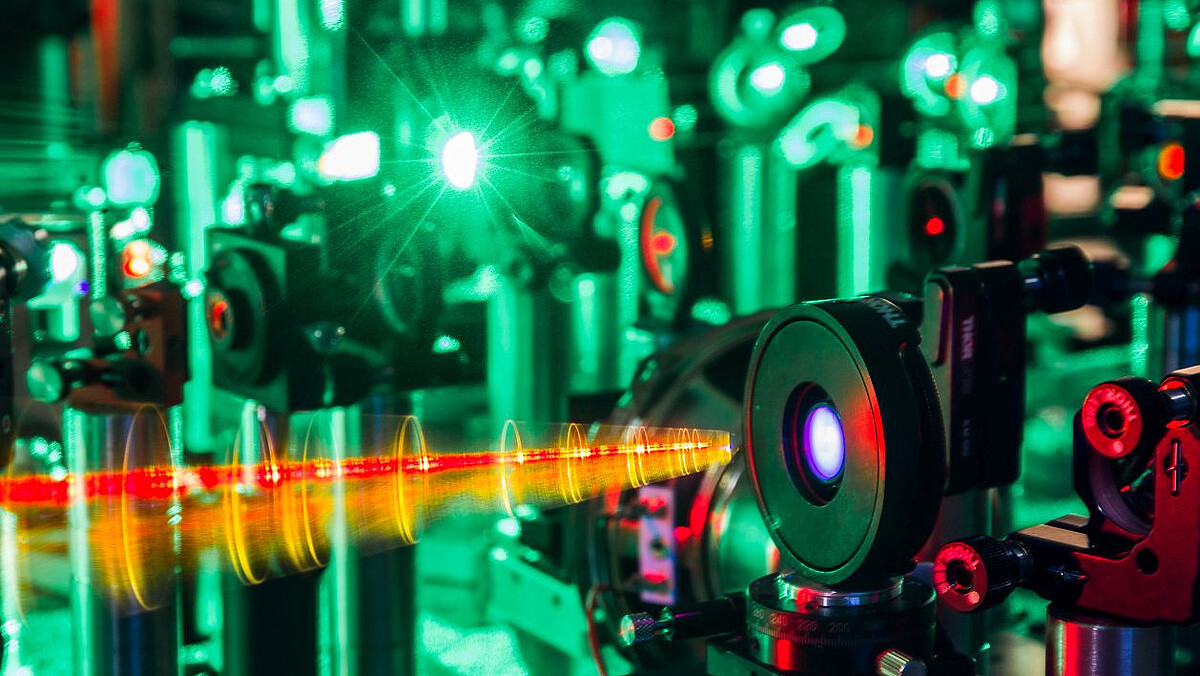 Ultrafast Laser Laboratory – Institute of Quantum Optics – Leibniz ...